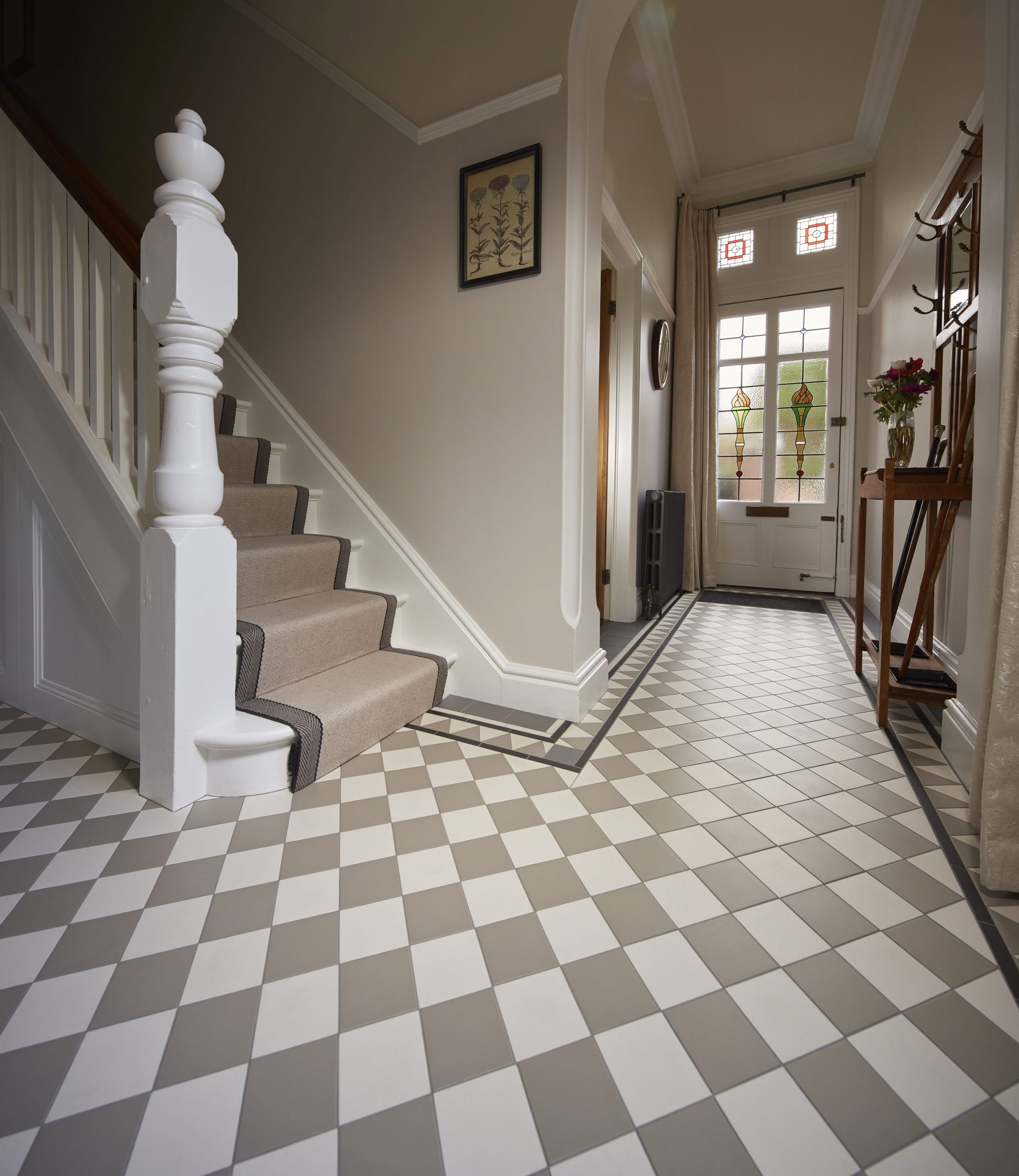 Melville grey, white, black victorian tile border