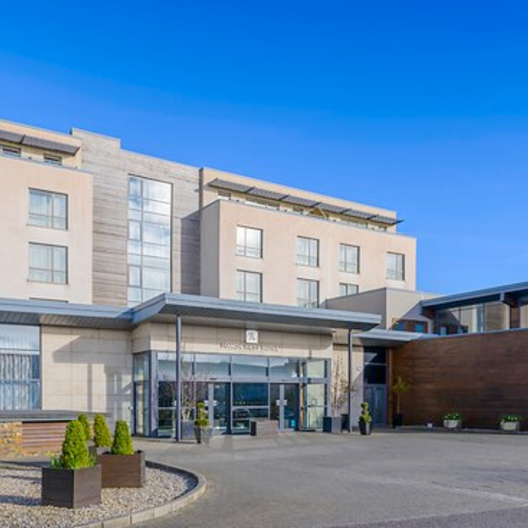 manor west hotel